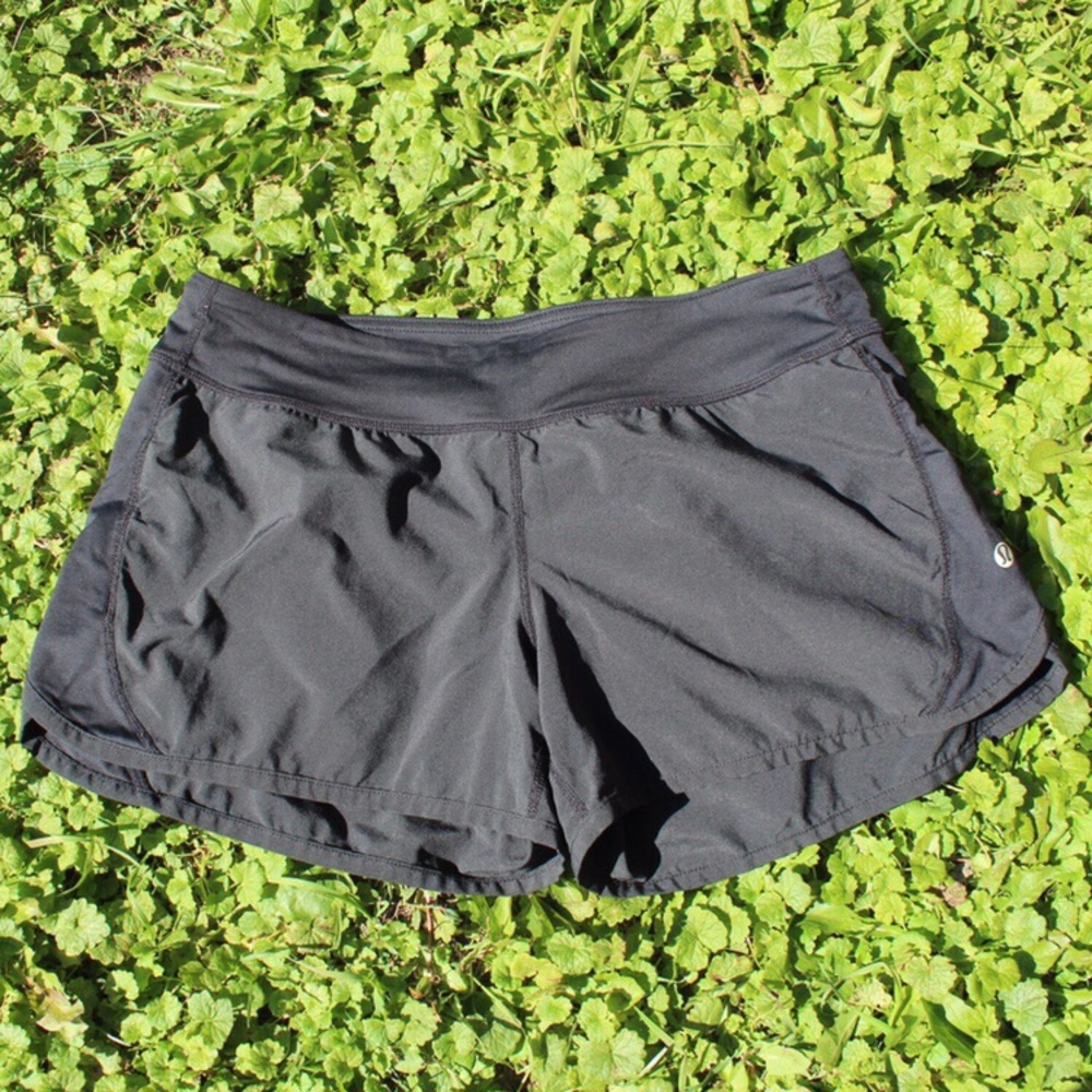 BLACK LULULEMON SHORTS